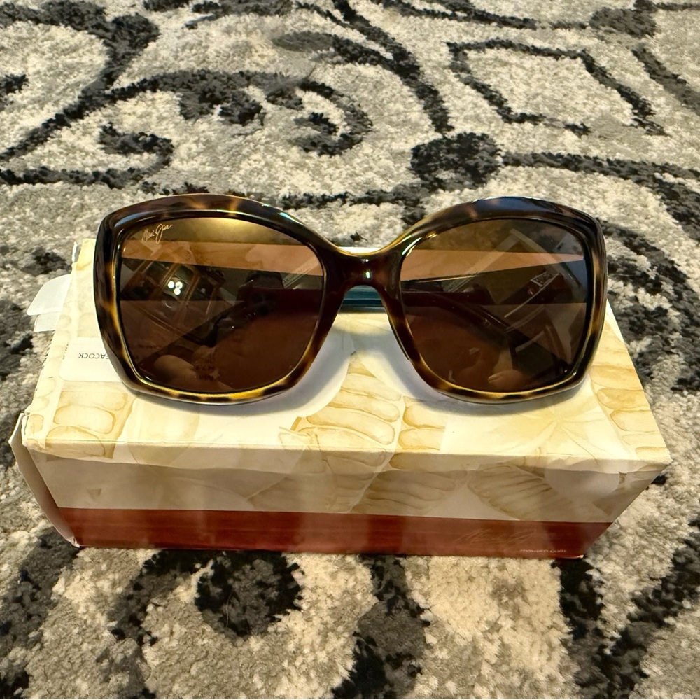 Elegant Brown Sunglasses